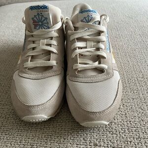 Reebk women’s casual sneakers